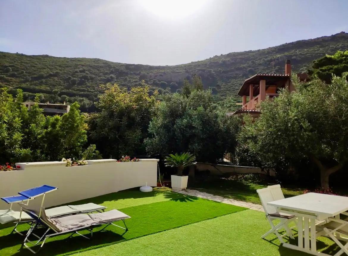 Villa Vittoria Solanas  Exterior foto